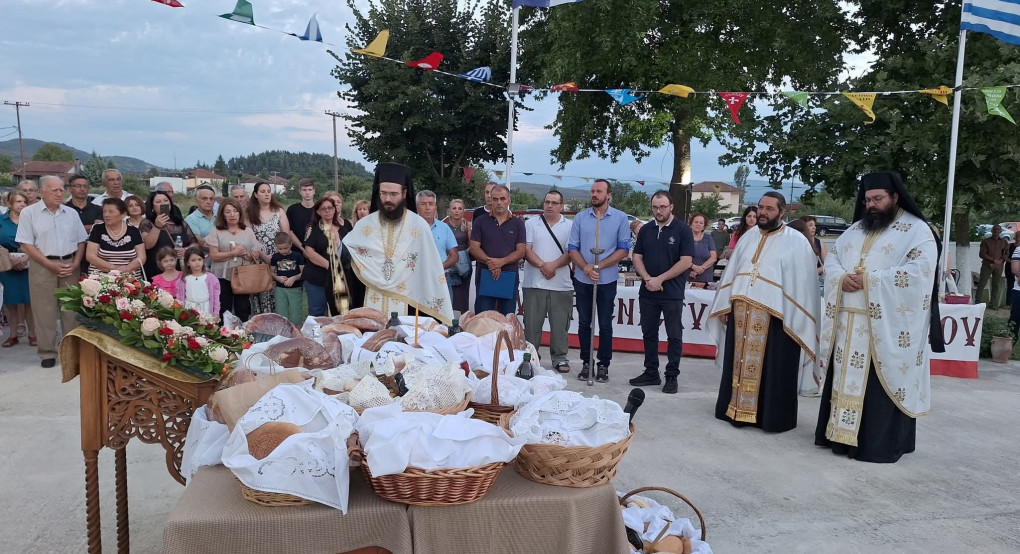 Πανηγυρικός Εσπερινός στον Κοιμητηριακό Ναό Κοιμήσεως της Υπεραγίας Θεοτόκου στη Χρυσή
