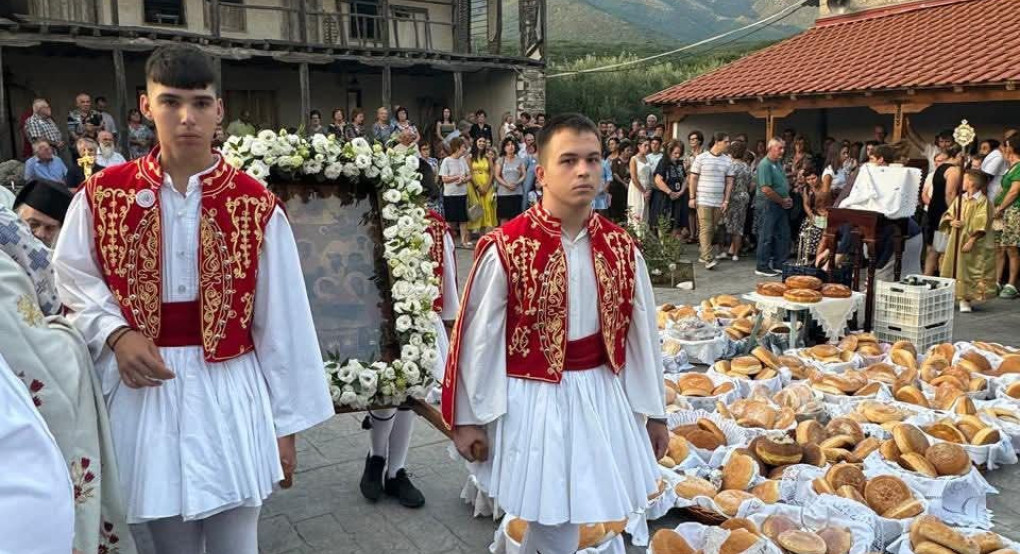 Πανηγυρίζει το Μοναστήρι στη Λακκα Πελλας
