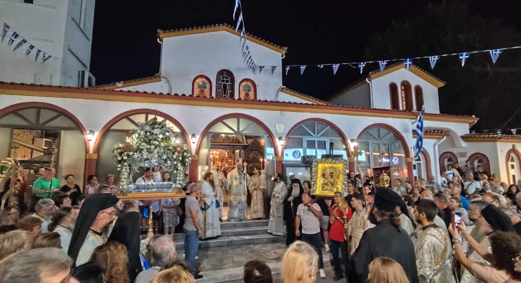 Πάνδημη λιτανεία της Παναγίας Τριχερούσας και του Επιταφίου της Θεοτόκου στην Παραλία και στον Πλαταμώνα Πιερίας