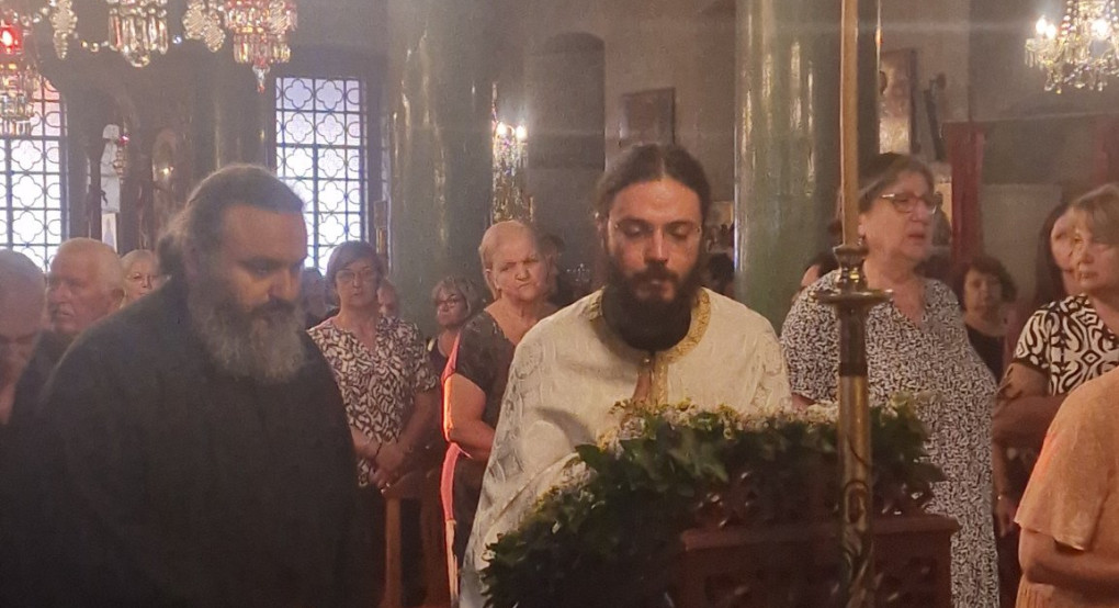 Ιερός Ναός Κοιμήσεως της Θεοτόκου Γιαννιτσών:Με κατάνυξη και μεγαλοπρέπεια ψάλθηκε το “Ἀπόστολοι ἐκ περάτων” για τελευταία φορά φέτος