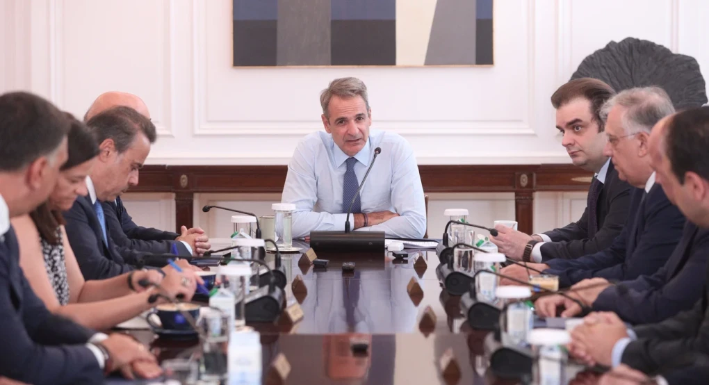 Οι μεγάλες επενδύσεις και οι κυβερνητικές μεταρρυθμίσεις που θα κρίνουν την απορρόφηση 14,7 δισ. ευρώ έως τον Αύγουστο του 2026 Οι μεγάλες επενδύσεις και οι κυβερνητικές μεταρρυθμίσεις που θα κρίνουν την απορρόφηση 14,7 δισ. ευρώ έως τον Αύγουστο του 2026
