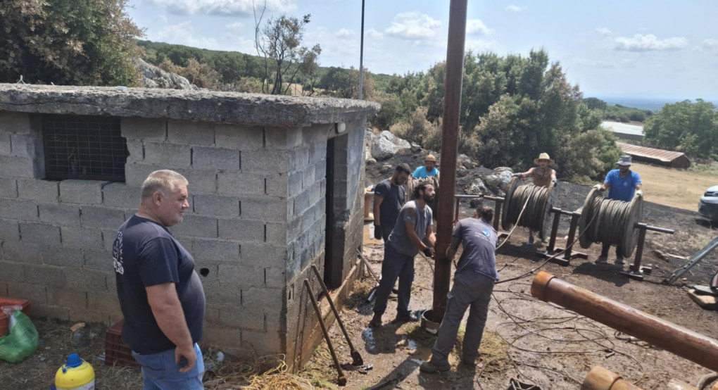 Αραβησσός: Αποκαταστάθηκε η βλάβη της πομόνας που ποτίζει 2500 στρέμματα Αραβησσός: Αποκαταστάθηκε η βλάβη της πομόνας που ποτίζει 2500 στρέμματα