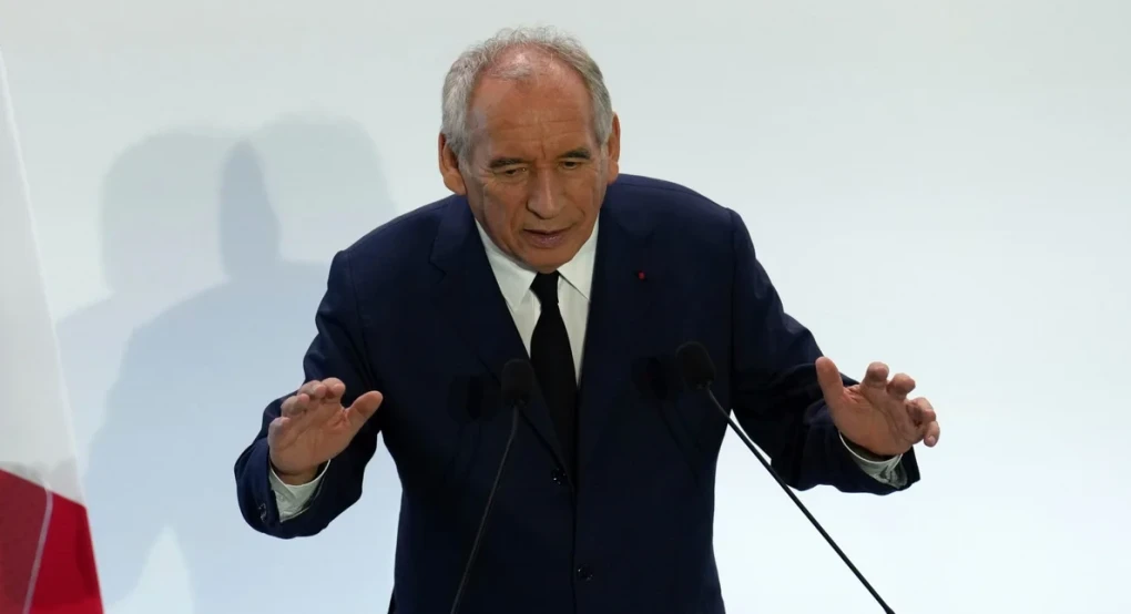 Γαλλία: Στον «αέρα» η κυβέρνηση Μπαϊρού, ζητά στήριξη από τους Σοσιαλιστές -Ανοιχτό το ενδεχόμενο προσφυγής στο ΔΝΤ Γαλλία: Στον «αέρα» η κυβέρνηση Μπαϊρού, ζητά στήριξη από τους Σοσιαλιστές -Ανοιχτό το ενδεχόμενο προσφυγής στο ΔΝΤ