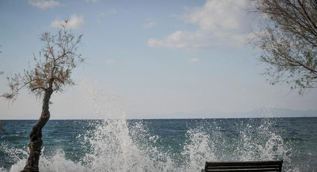 Καιρός: Ισχυροί άνεμοι μέχρι 9 μποφόρ - Στους 38 βαθμούς η θερμοκρασία