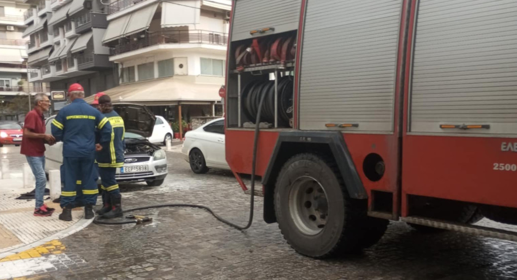 Έδεσσα: Αυτοκίνητο "άρπαξε" φωτιά εντός πόλης!