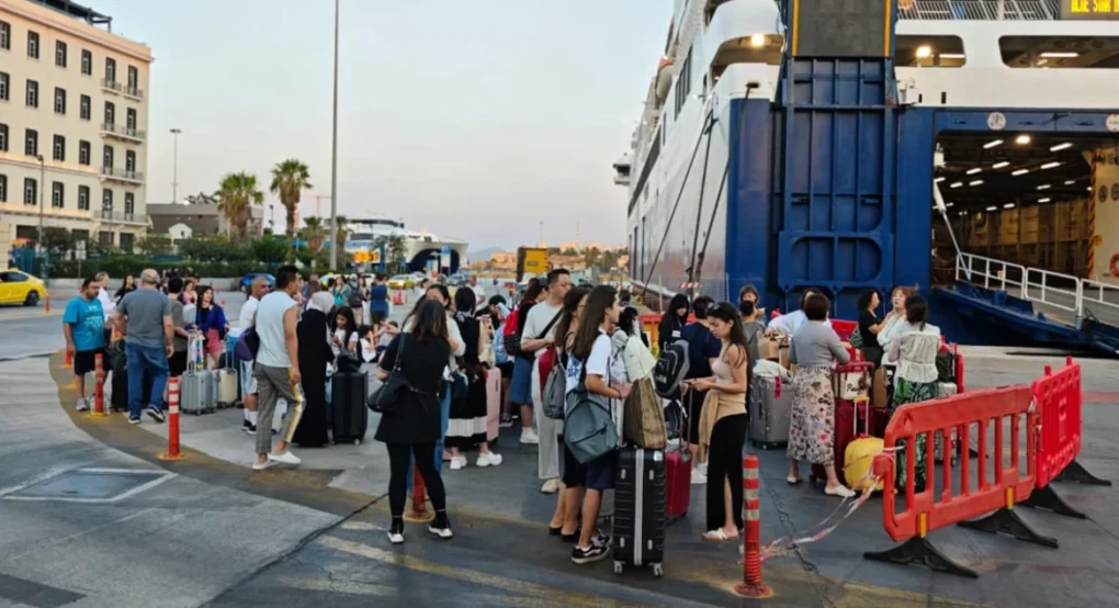 Καιρός: Απαγορευτικό απόπλου από Πειραιά, Ραφήνα, Λαύριο λόγω των ανέμων - Τα 9 μποφόρ φέρνουν και ακραίο κίνδυνο πυρκαγιάς σε 3 Περιφέρειες