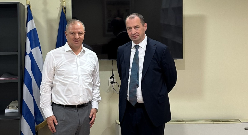 Συνάντηση Διονύση Σταμενίτη με τον Γενικό Γραμματέα Δημόσιας Περιουσίας Συνάντηση Διονύση Σταμενίτη με τον Γενικό Γραμματέα Δημόσιας Περιουσίας