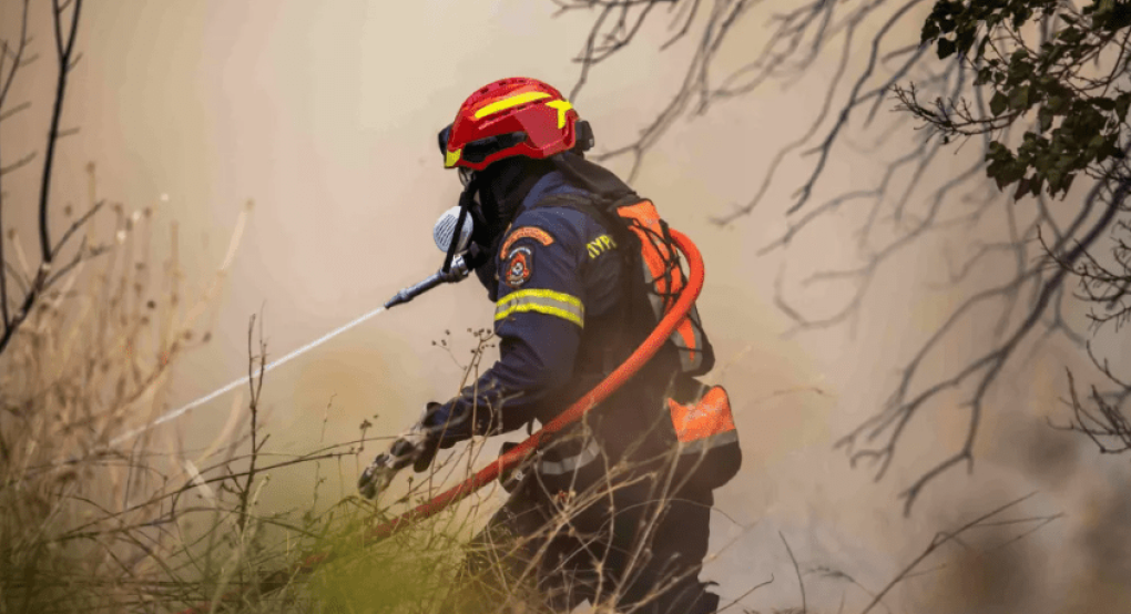 Αυξήθηκαν σε 85 τα περιστατικά επέμβασης του ΕΚΑΒ εν μέσω πυρκαγιών Αυξήθηκαν σε 85 τα περιστατικά επέμβασης του ΕΚΑΒ εν μέσω πυρκαγιών