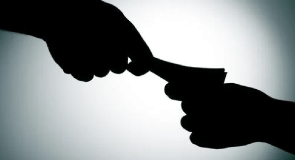 Σύλληψη υπαλλήλου ελεγκτικής Αρχής του Δημοσίου για χρηματισμό