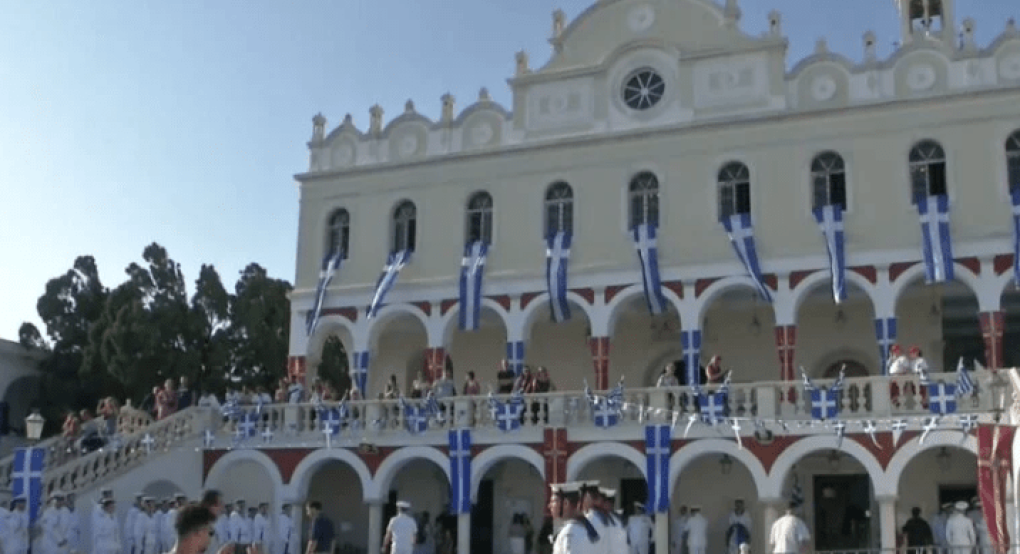 Παραμονή της Κοιμήσεως της Θεοτόκου – Χιλιάδες προσκυνητές στο νησί της Παναγίας