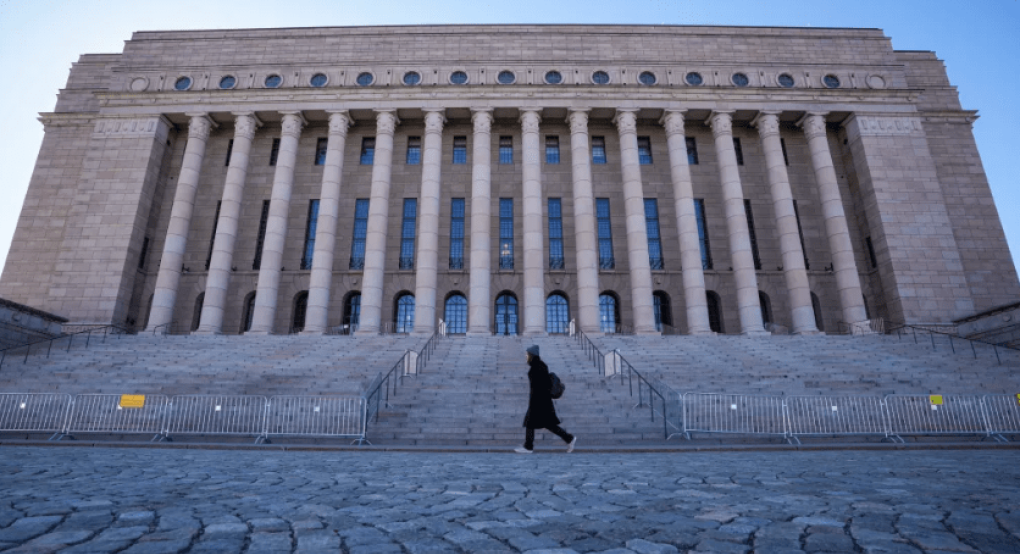 Βουλευτής βρέθηκε νεκρός μέσα στο Κοινοβούλιο της Φινλανδίας Βουλευτής βρέθηκε νεκρός μέσα στο Κοινοβούλιο της Φινλανδίας