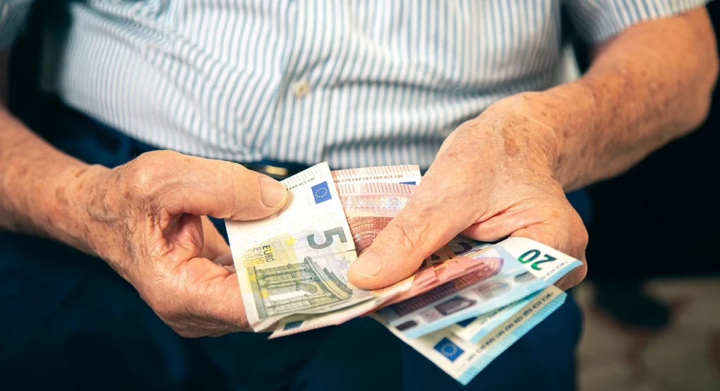 Τι θα κάνει η κυβέρνηση με τους συνταξιούχους: Αύξηση του επιδόματος ή κατάργηση της προσωπικής διαφοράς; Τι θα κάνει η κυβέρνηση με τους συνταξιούχους: Αύξηση του επιδόματος ή κατάργηση της προσωπικής διαφοράς;