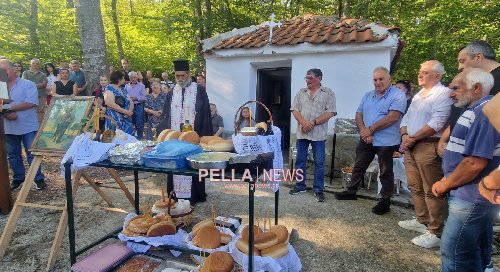 Πανηγυρίζει το εξωκλήσι του Αη Γιάννη στην Τζένα Πανηγυρίζει το εξωκλήσι του Αη Γιάννη στην Τζένα