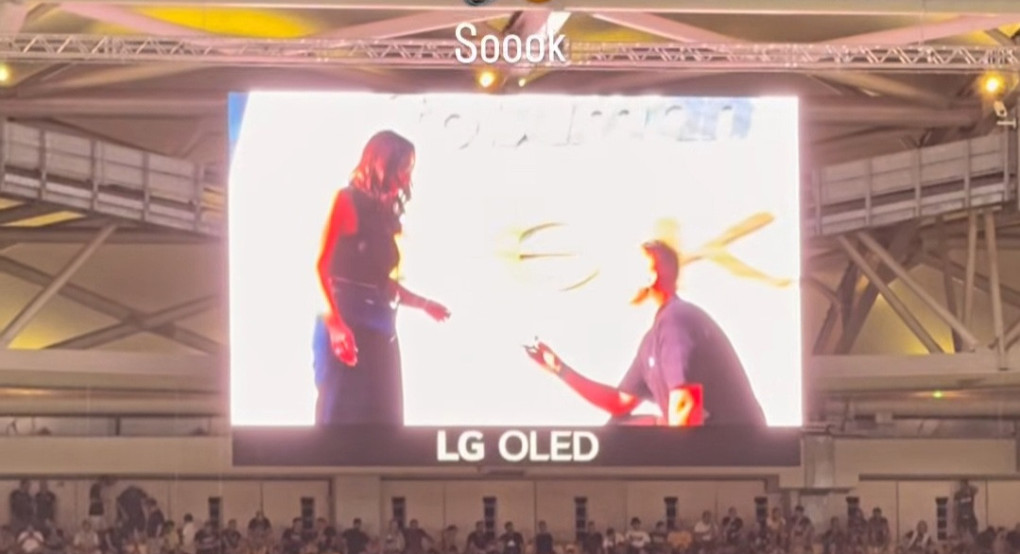 Ρομαντική πρόταση γάμου στο OPAP Arena: Ο Γιάννης Γιώρας έκανε την αγαπημένη του να πει το μεγάλο «ΝΑΙ»! Ρομαντική πρόταση γάμου στο OPAP Arena: Ο Γιάννης Γιώρας έκανε την αγαπημένη του να πει το μεγάλο «ΝΑΙ»!