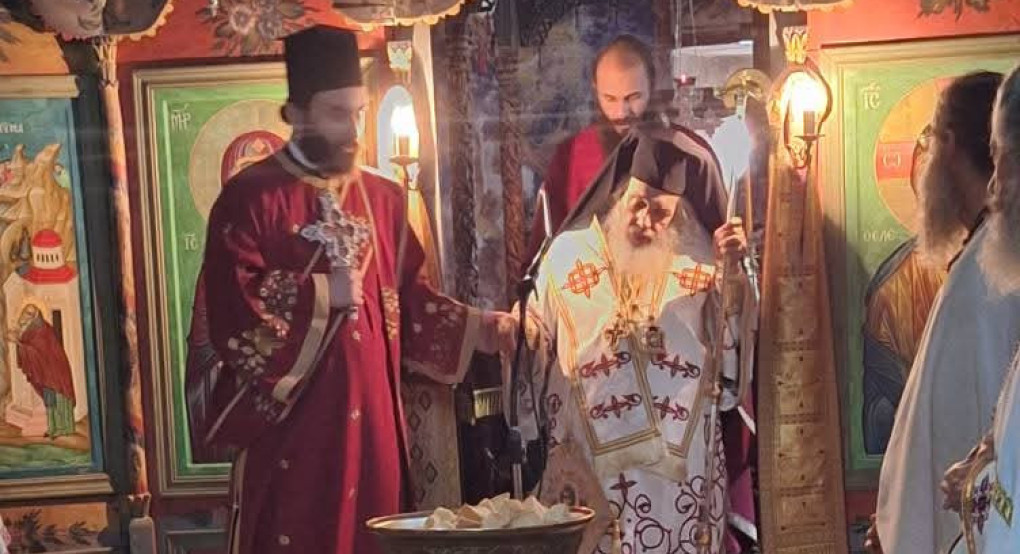 Θεία Λειτουργία στην Ιερά Μονή Αρχαγγέλου Μιχαήλ για το Θαύμα εν Χωναίς Θεία Λειτουργία στην Ιερά Μονή Αρχαγγέλου Μιχαήλ για το Θαύμα εν Χωναίς