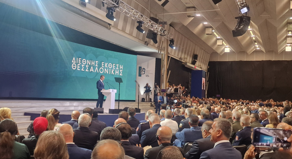Κατάμεστο το Βελλίδειο για την ομιλία του Πρωθυπουργού – Το pellanews.gr παρών! Κατάμεστο το Βελλίδειο για την ομιλία του Πρωθυπουργού – Το pellanews.gr παρών!