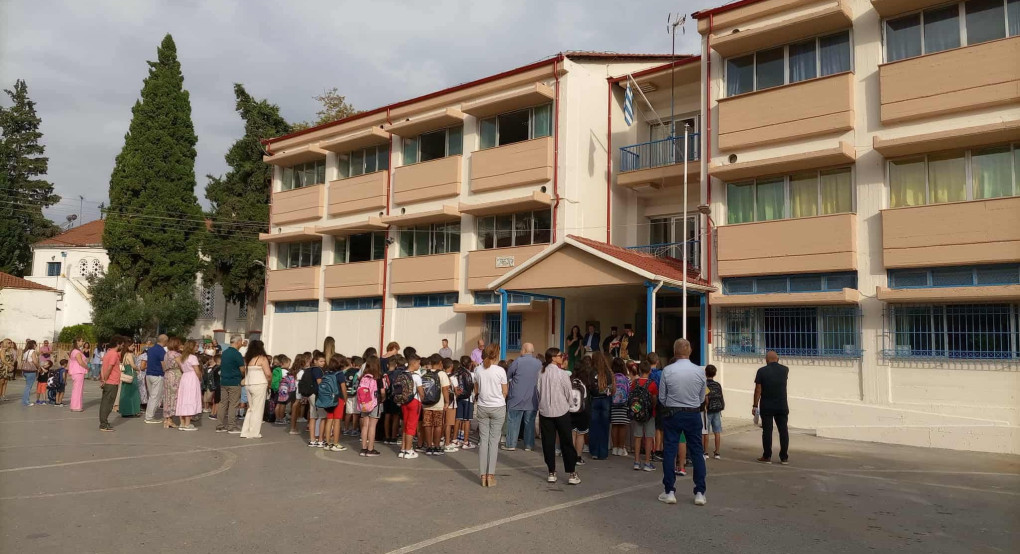 Αγιασμός στα σχολεία της Έδεσσας – Ευχές του Αντιδημάρχου Βαγγέλη Θωμά για μια δημιουργική χρονιά