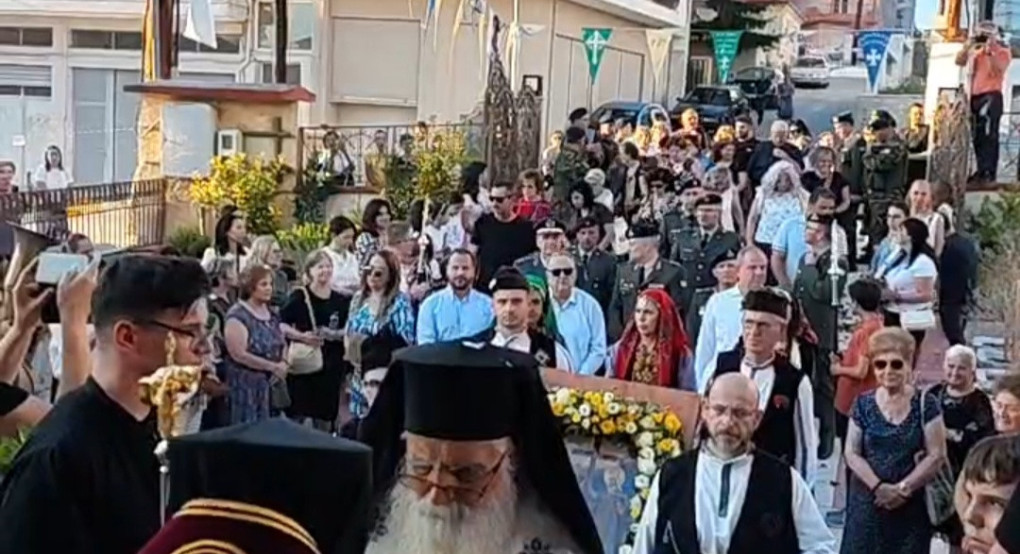 Τα Γιαννιτσά υποδέχτηκαν με τιμή την Αγία Ελένη