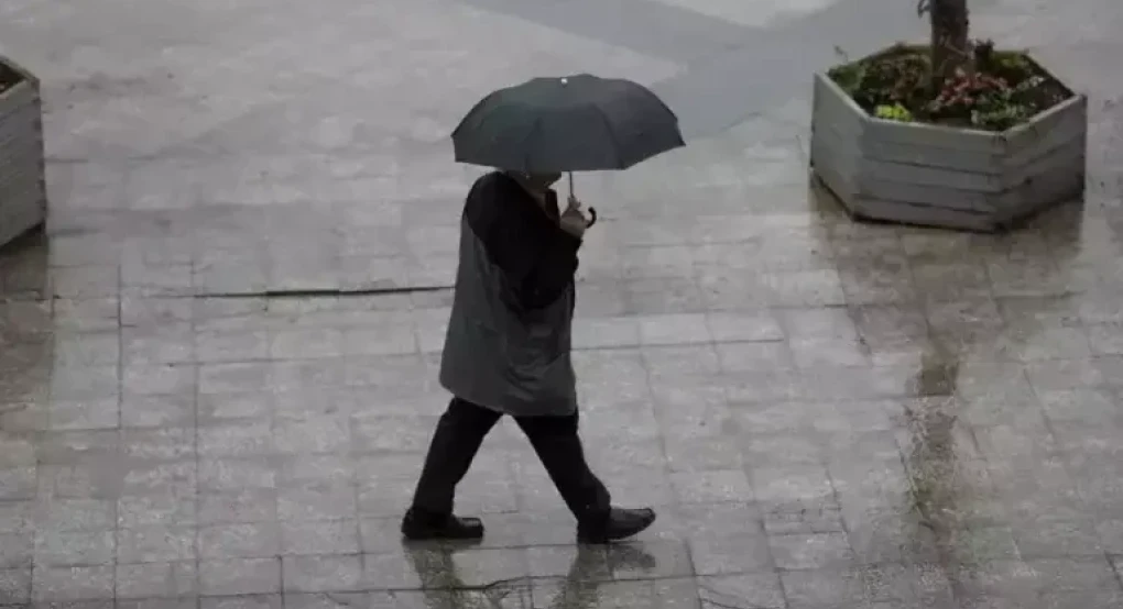 Αλλάζει ο καιρός: Ισχυρές βροχές και καταιγίδες από σήμερα – Νέα κακοκαιρία «δείχνουν» τα προγνωστικά