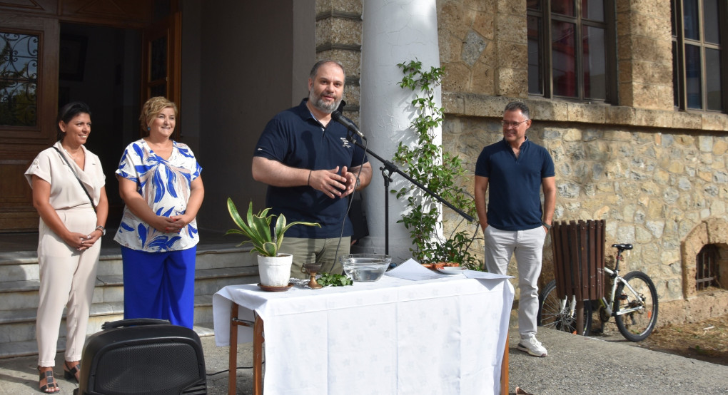 Ο Δήμαρχος Νάουσας στον Αγιασμό για τη Νέα Σχολική Χρονιά