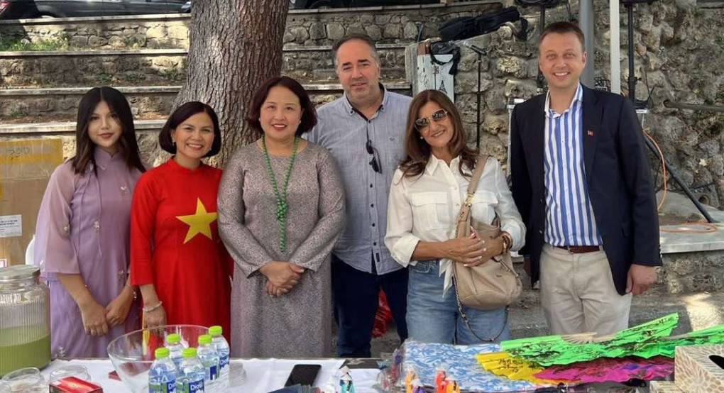 Η Έδεσσα ταξιδεύει στο Βιετνάμ – Ένα τριήμερο γεμάτο γεύσεις, εικόνες και πολιτισμό! Η Έδεσσα ταξιδεύει στο Βιετνάμ – Ένα τριήμερο γεμάτο γεύσεις, εικόνες και πολιτισμό!