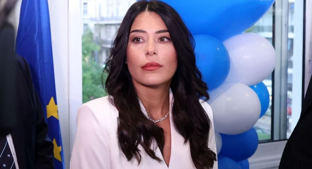 Ινδός οδηγός τράκαρε την Αφροδίτη Λατινοπούλου και εγκατέλειψε το σημείο – Πώς έγινε το τροχαίο Ινδός οδηγός τράκαρε την Αφροδίτη Λατινοπούλου και εγκατέλειψε το σημείο – Πώς έγινε το τροχαίο
