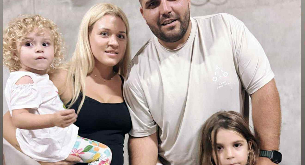 Γλέντι για τα γενέθλια του προέδρου Αθύρων Γιώργου Αλεξιάδη Γλέντι για τα γενέθλια του προέδρου Αθύρων Γιώργου Αλεξιάδη