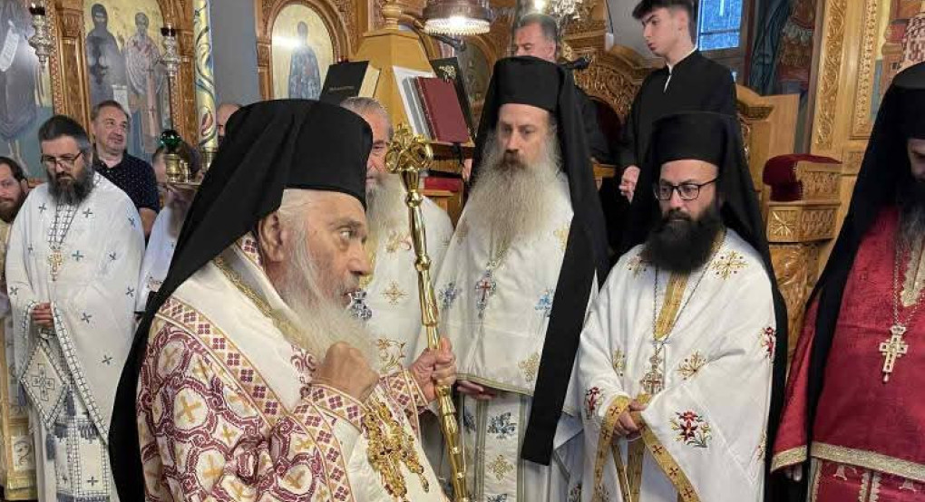 Αρχιερατική Θεία Λειτουργία στην Έδεσσα στον Ιερό Ναό Αγίου Νεκταρίου Αρχιερατική Θεία Λειτουργία στην Έδεσσα στον Ιερό Ναό Αγίου Νεκταρίου