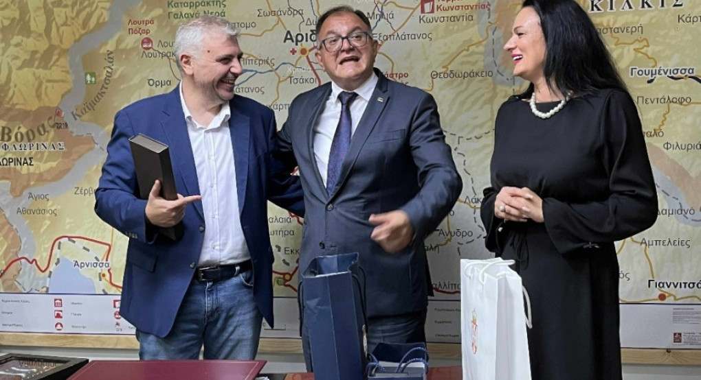 Επίσημη συνάντηση του Υπουργού Εργασίας της Σερβίας με τον Δήμαρχο Αλμωπίας στο Δημαρχείο Επίσημη συνάντηση του Υπουργού Εργασίας της Σερβίας με τον Δήμαρχο Αλμωπίας στο Δημαρχείο