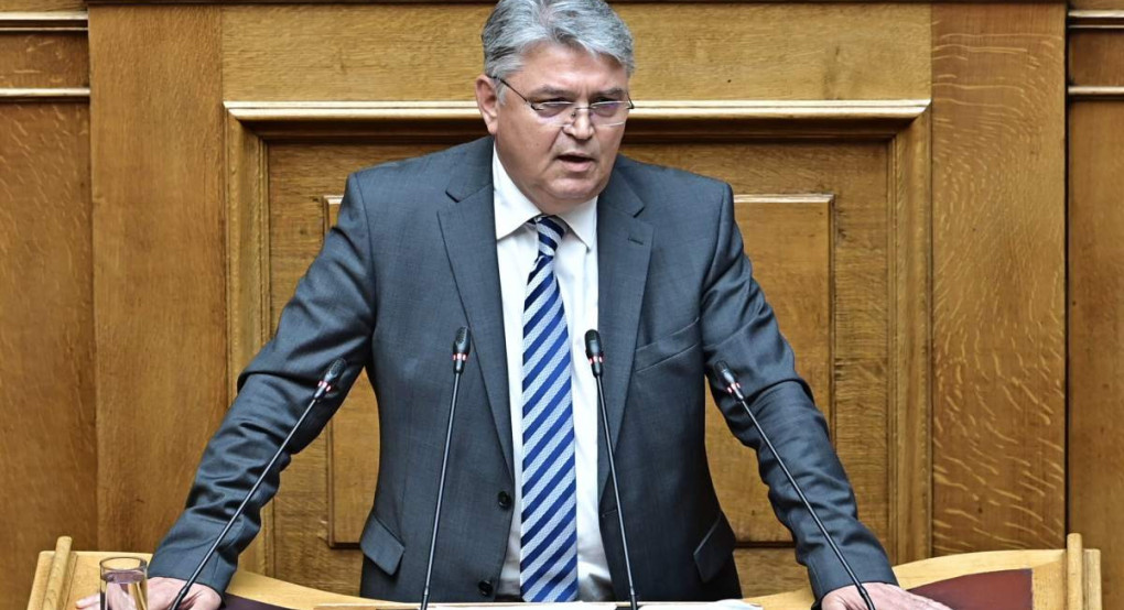 Νατσιός: «Ο Μητσοτάκης ζει στο γυάλινο κόσμο του τη στιγμή που η χώρα βουλιάζει»