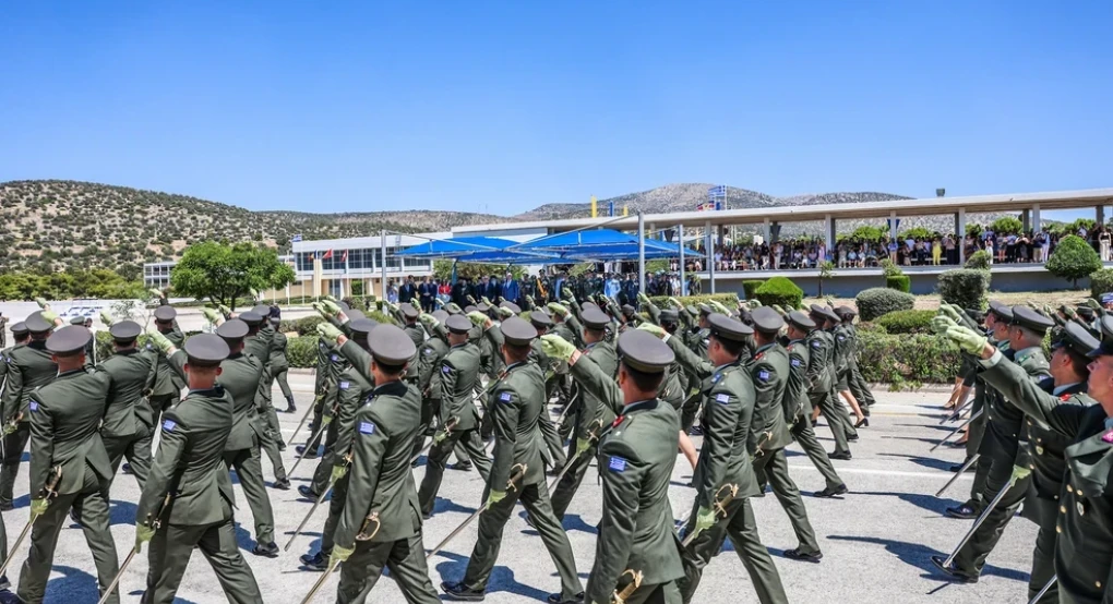 Ένστολοι: Οι αυξήσεις που θα λάβουν από 1η Οκτωβρίου