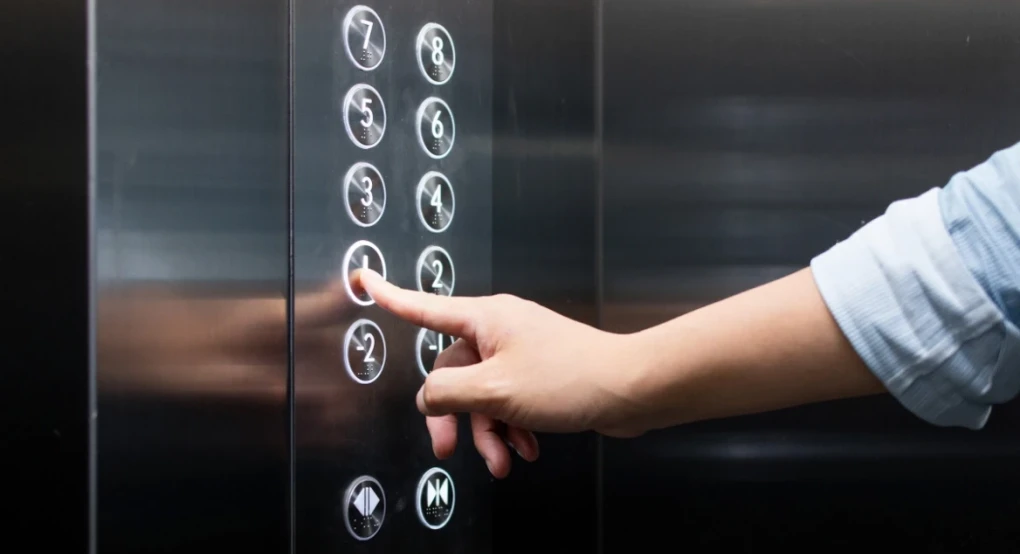 Ποιος πληρώνει τον λογαριασμό της απογραφής για τα ασανσέρ - Καβγάδες διαχειριστών, ιδιοκτητών και ενοικιαστών στις πολυκατοικίες