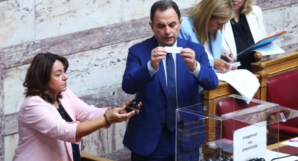 Κληρώθηκαν τα μέλη του Δικαστικού Συμβουλίου για την εξέταση της εμπλοκής Καραμανλή στα Τεμπη Κληρώθηκαν τα μέλη του Δικαστικού Συμβουλίου για την εξέταση της εμπλοκής Καραμανλή στα Τεμπη
