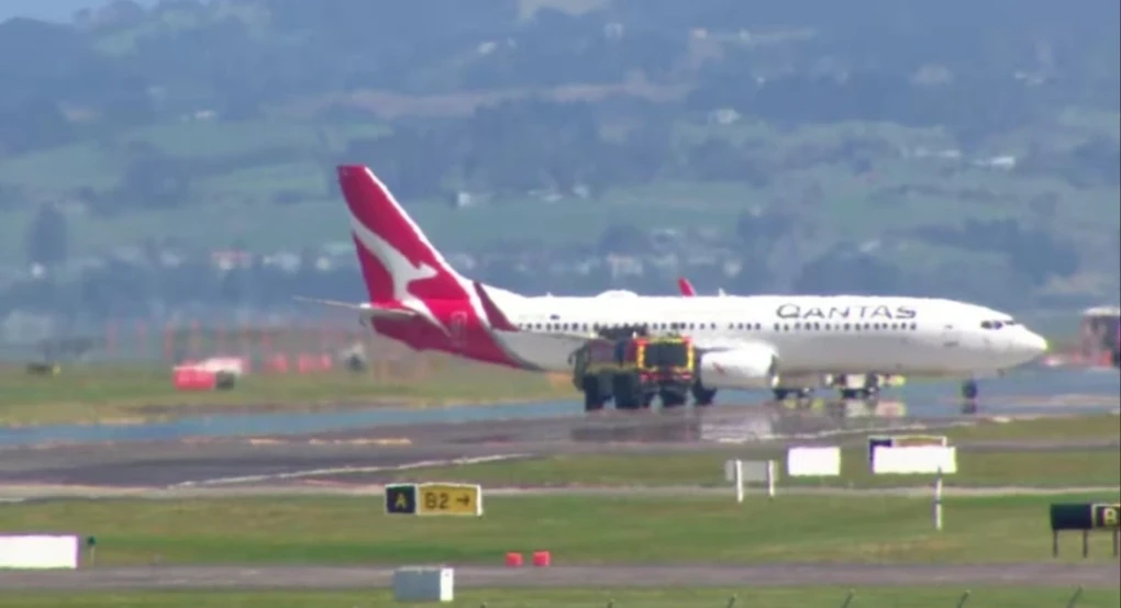 Αναγκαστική προσγείωση Boeing 737 της Qantas στη Νέα Ζηλανδία λόγω καπνού στο χώρο των αποσκευών Αναγκαστική προσγείωση Boeing 737 της Qantas στη Νέα Ζηλανδία λόγω καπνού στο χώρο των αποσκευών