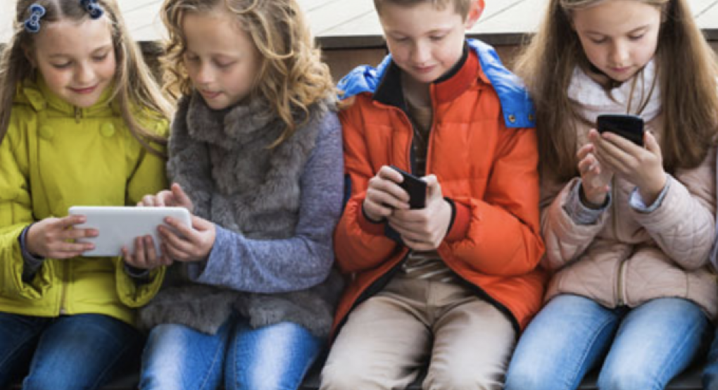 Τέλος τα social media για παιδιά ηλικίας μέχρι 15 χρόνων από Οκτώβριο, θα κλειδώνουν αυτόματα μόλις προσπαθούν να μπουν Τέλος τα social media για παιδιά ηλικίας μέχρι 15 χρόνων από Οκτώβριο, θα κλειδώνουν αυτόματα μόλις προσπαθούν να μπουν