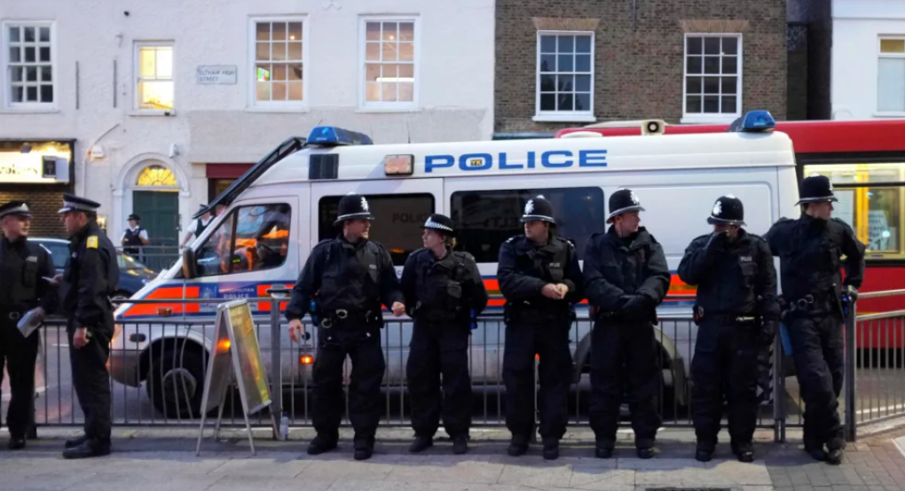 «Η Βρετανία ίσως βρίσκεται ήδη σε πόλεμο με τη Ρωσία»