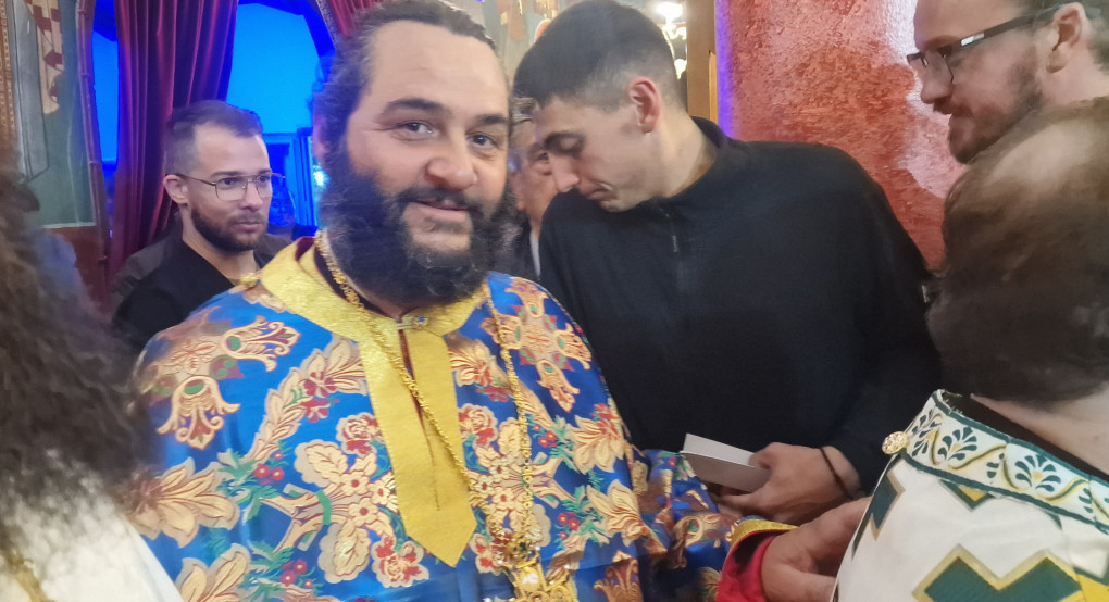 π Αντώνιος: Η χάρις και η ευλογία της Αγίας να σκεπάζει κάθε σπίτ π Αντώνιος: Η χάρις και η ευλογία της Αγίας να σκεπάζει κάθε σπίτ