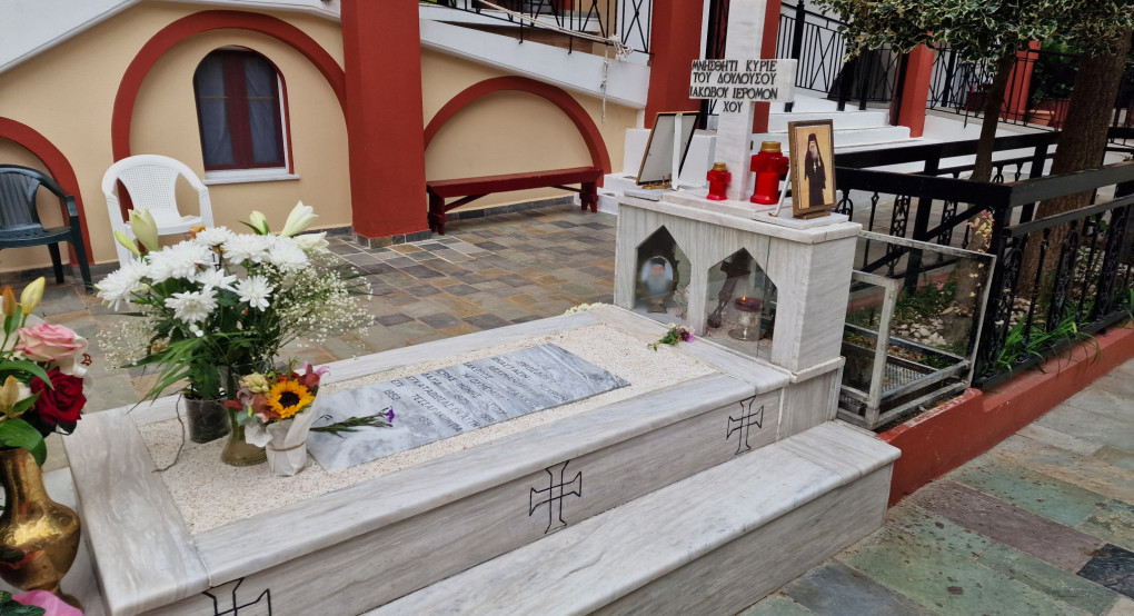 Πηγή δύναμης και ελπίδας ο τάφος του Αγίου Ιακώβου του Τσαλίκη Πηγή δύναμης και ελπίδας ο τάφος του Αγίου Ιακώβου του Τσαλίκη