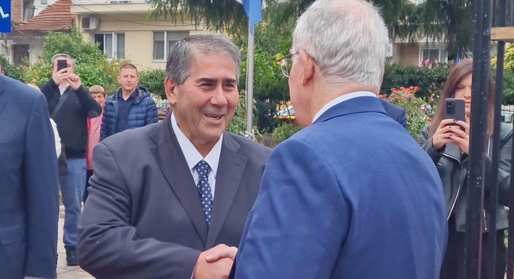Διαχρονική φιλία του Δάνη Τζαμτζή με τον Πρόεδρο της Δημοκρατίας Διαχρονική φιλία του Δάνη Τζαμτζή με τον Πρόεδρο της Δημοκρατίας