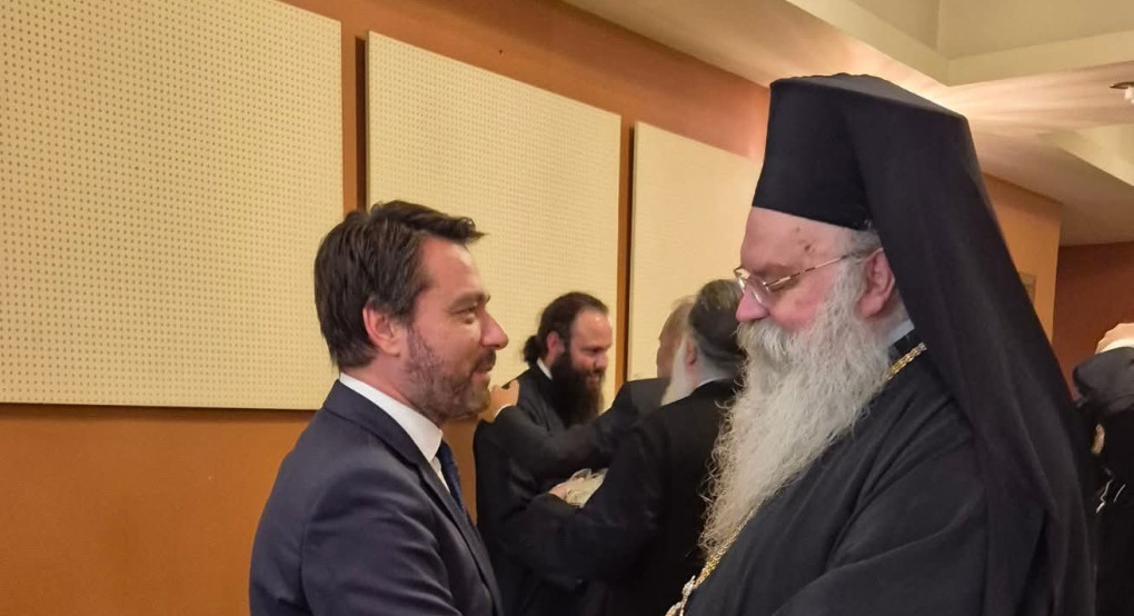 Με συγκίνηση ο Τάσος Μπαρτζώκας στη χειροτονία του νέου Επισκόπου Δομενίκου κ. Αθηναγόρα Μπίρδα Με συγκίνηση ο Τάσος Μπαρτζώκας στη χειροτονία του νέου Επισκόπου Δομενίκου κ. Αθηναγόρα Μπίρδα