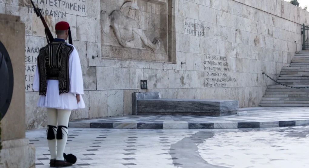 Στα ύψη το πολιτικό θερμόμετρο για τον Άγνωστο Στρατιώτη – Η θέση της κυβέρνησης Στα ύψη το πολιτικό θερμόμετρο για τον Άγνωστο Στρατιώτη – Η θέση της κυβέρνησης