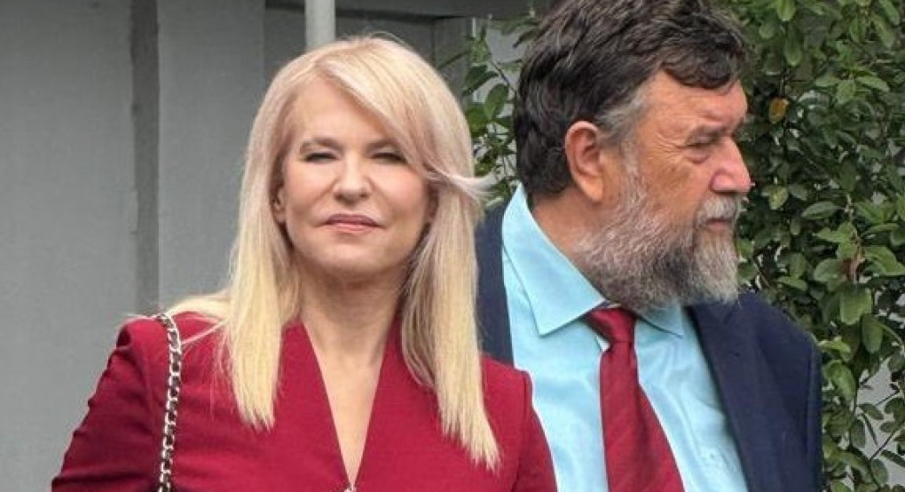 Θοδώρα Τζάκρη: Υπέκλεψαν προσωπική της συνομιλία την ώρα της Δοξολογίας στην Έδεσσα! Θοδώρα Τζάκρη: Υπέκλεψαν προσωπική της συνομιλία την ώρα της Δοξολογίας στην Έδεσσα!
