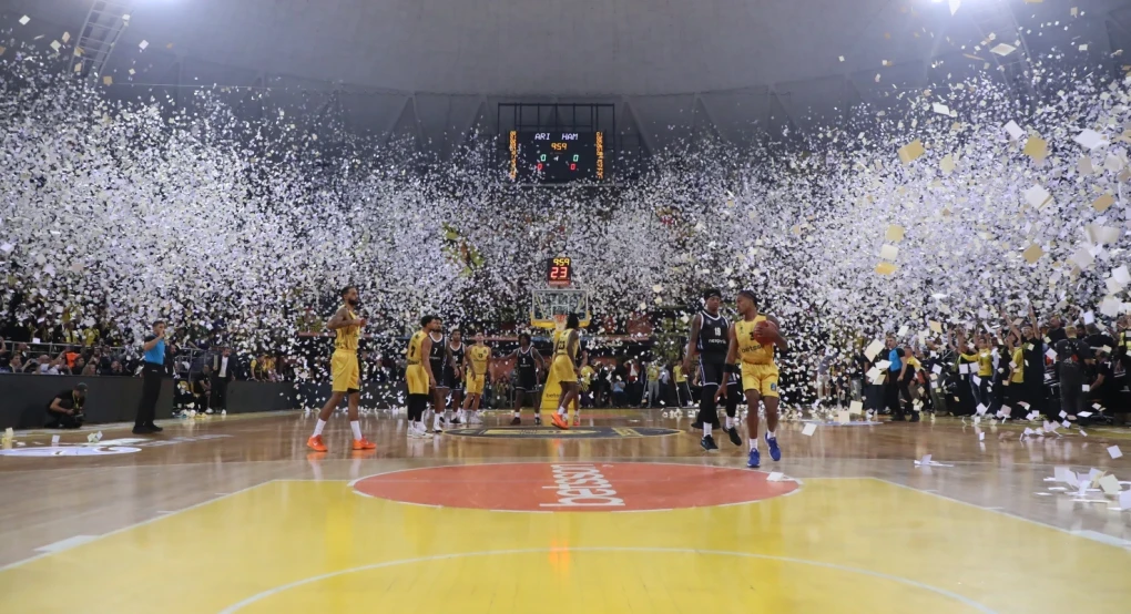 Ο καταιγιστικός Άρης έβαλε το κερασάκι στην τούρτα του πάρτι στο κατάμεστο Παλέ