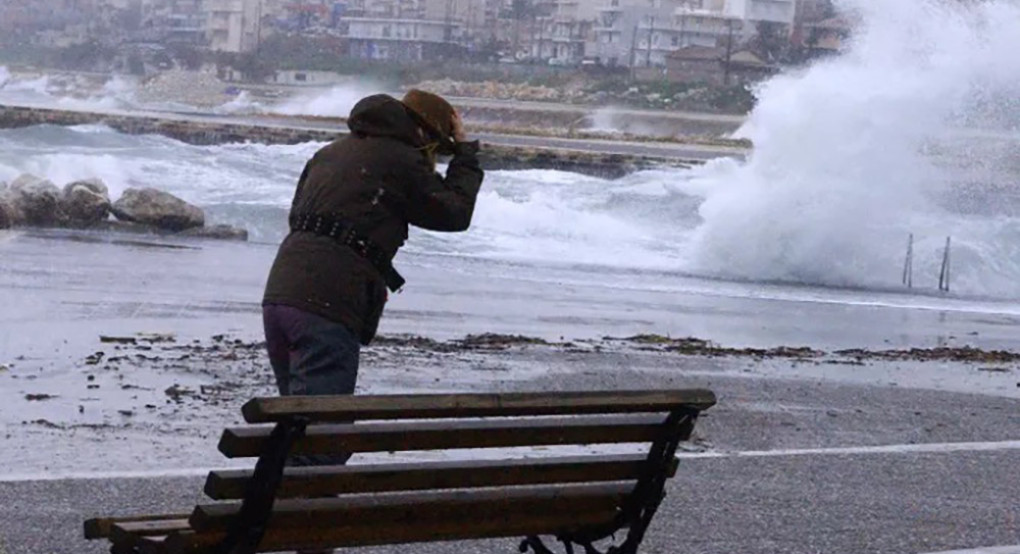 Καιρός: Πέφτει σήμερα η θερμοκρασία, θυελλώδεις άνεμοι  -Μεγάλη αλλαγή από την Τετάρτη