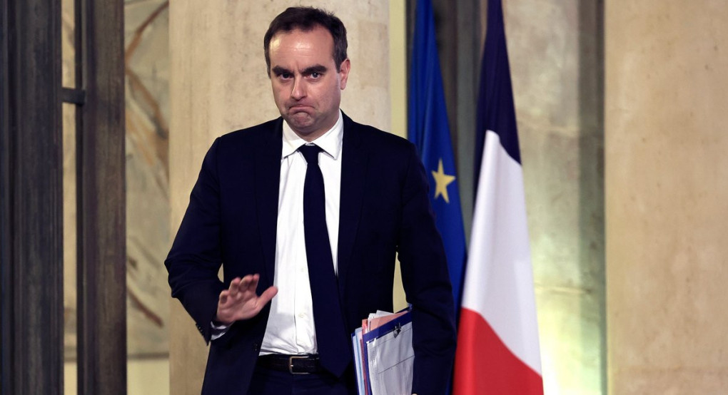 Παραιτήθηκε ο Σεμπαστιάν Λεκορνί από πρωθυπουργός, πέφτει η κυβέρνηση στη Γαλλία Παραιτήθηκε ο Σεμπαστιάν Λεκορνί από πρωθυπουργός, πέφτει η κυβέρνηση στη Γαλλία