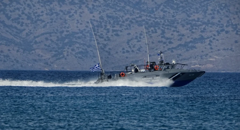 Το Λιμενικό διέσωσε 19 μετανάστες και ανέσυρε δύο σορούς βόρεια της Ρόδου Το Λιμενικό διέσωσε 19 μετανάστες και ανέσυρε δύο σορούς βόρεια της Ρόδου