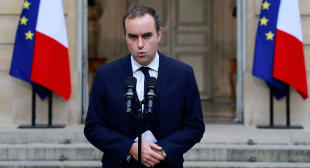 Απέτυχαν οι διαβουλεύσεις Λεκορνί - Σοσιαλιστών, πιο κοντά σε βουλευτικές εκλογές η Γαλλία Απέτυχαν οι διαβουλεύσεις Λεκορνί - Σοσιαλιστών, πιο κοντά σε βουλευτικές εκλογές η Γαλλία