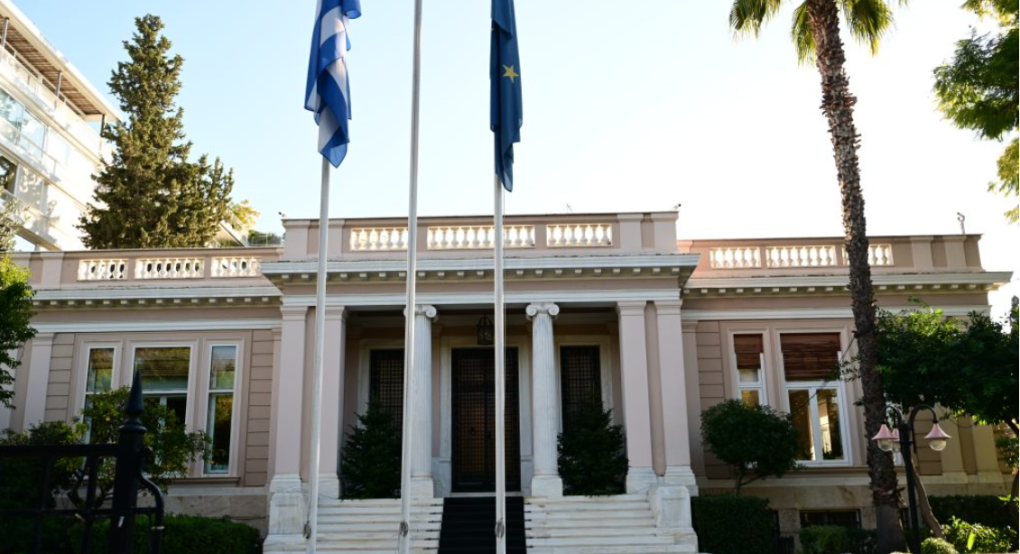 Μέγαρο Μαξίμου: Το δίπολο από τα παλιά γεννά φόβους και επιθυμίες Μέγαρο Μαξίμου: Το δίπολο από τα παλιά γεννά φόβους και επιθυμίες