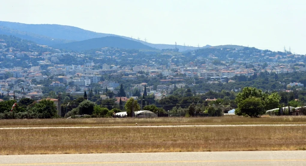 Έπεσε εκπαιδευτικό αεροπλάνο στο Τατόι- Πληροφορίες για δύο τραυματίες Έπεσε εκπαιδευτικό αεροπλάνο στο Τατόι- Πληροφορίες για δύο τραυματίες