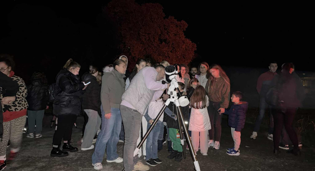 Ασβεσταριό Γιαννιτσών: "Άγγιξαν" τα άστρα παίρνοντας άφθονη γνώση Ασβεσταριό Γιαννιτσών: "Άγγιξαν" τα άστρα παίρνοντας άφθονη γνώση